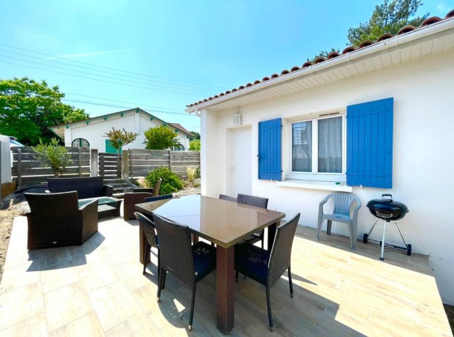 Hébergement de vacances Caporizon-villa Courant-terrasse-proche