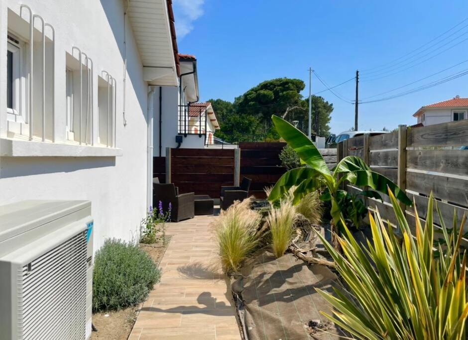 Caporizon-villa Courant-terrasse-proche Hébergement de vacances
